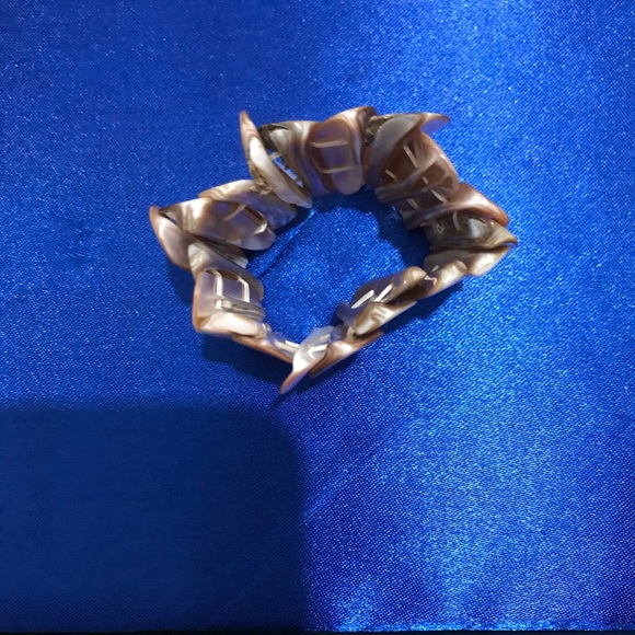 Stretchy coral bracelet - Picture 3 of 3